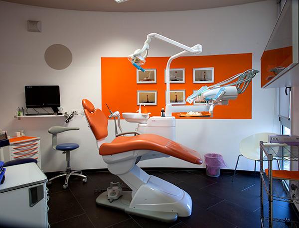 Gemignani Clinica Dentale Lucca - sala arancio