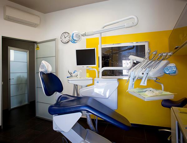 Gemignani Clinica Dentale Lucca - sala gialla